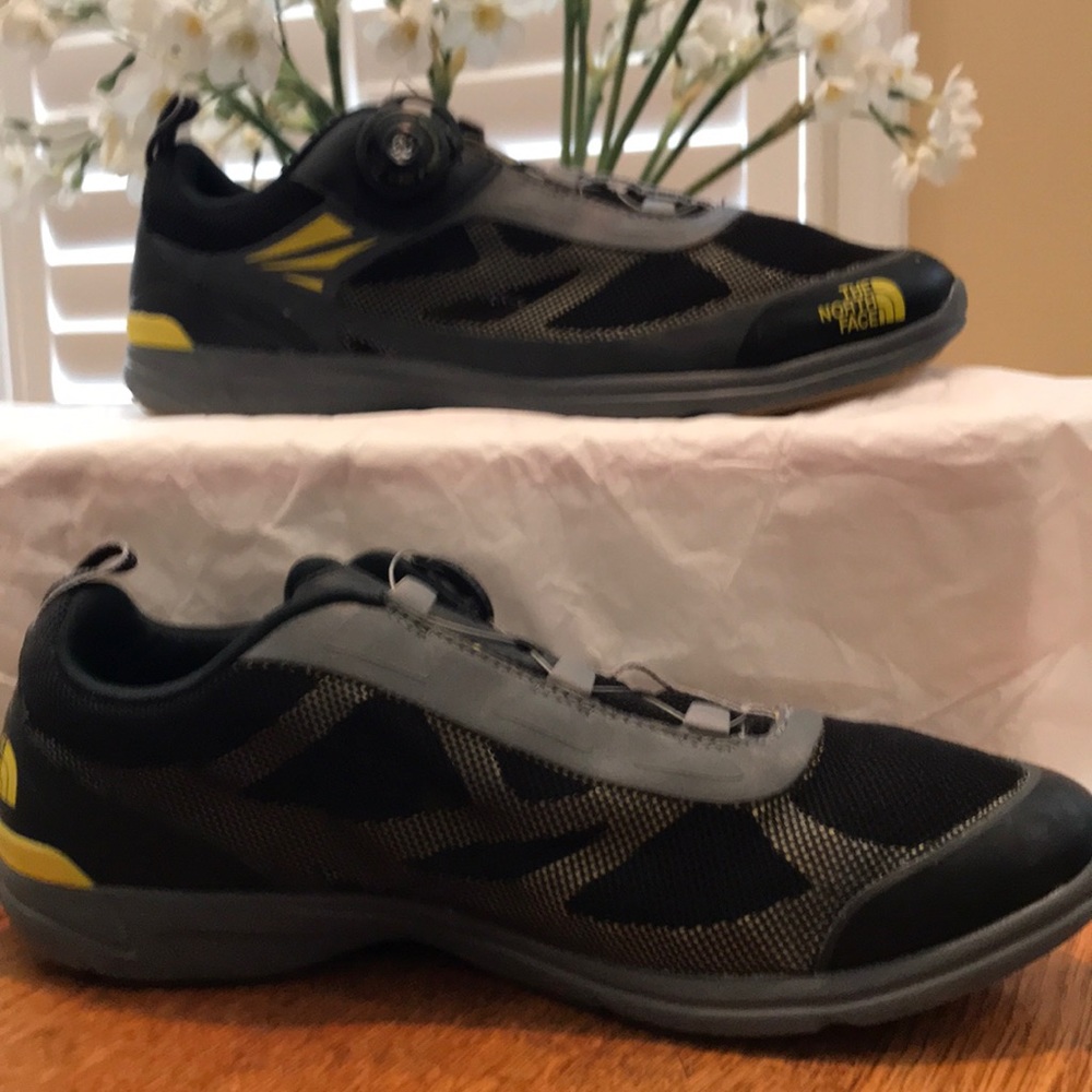 TNF GUC Men’s “diailed in”  athletic shoes size 12